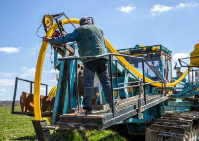 Nettoyage de canalisations d'irrigation dans la Meuse