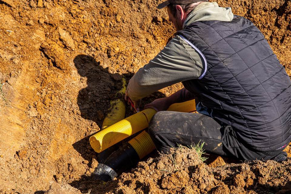 Pose de canalisations pour l'irrigation en Lorraine
